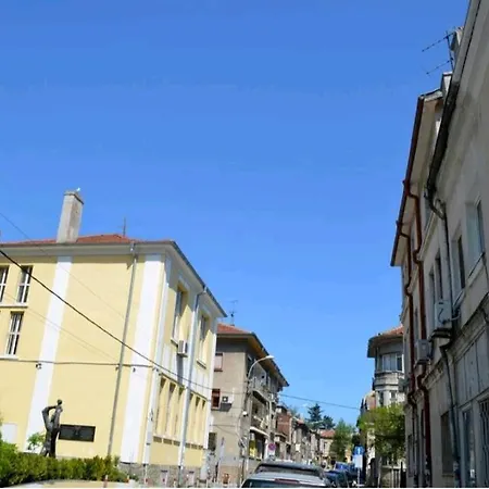 Charming 6 M From The Main Street Апартамент